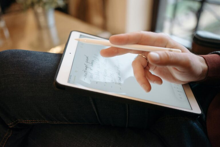 Digital notebooks gain momentum in 2026 as buyers seek paper-like note taking
