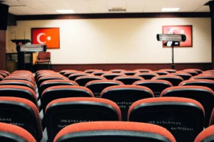 Adalar Belediye Başkanvekili seçimi: İlk turda Kemal Türkyılmaz 5 oyla önde