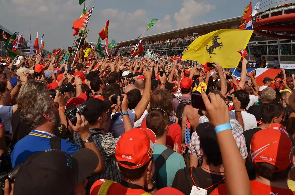 Antonelli 'disrupting rules of fandom' in Ferrari's Italy