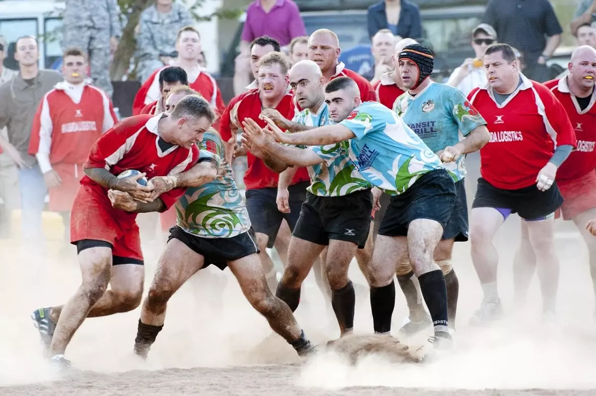Courtney Lawes urges England to widen selection beyond domestic clubs