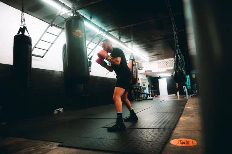 Fury Signals New November Opponent, Calls Out Usyk