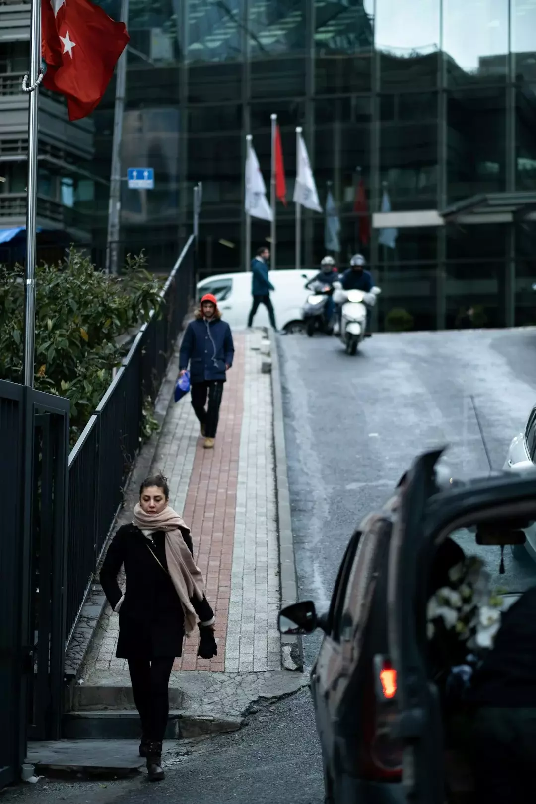 Sosyal Medya Paylaşımları Sonrası Tutuklama: Vanlı Kara Haydar Olayında Eşin Van'a Sevki