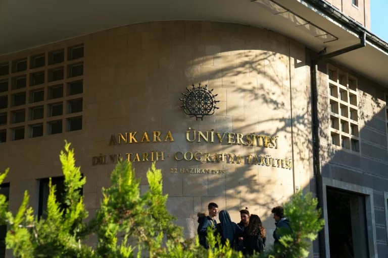 Ankara'da süresiz nafaka kararı: 1 yıllık evlilikte 72 bin TL'lik yoksulluk nafakası
