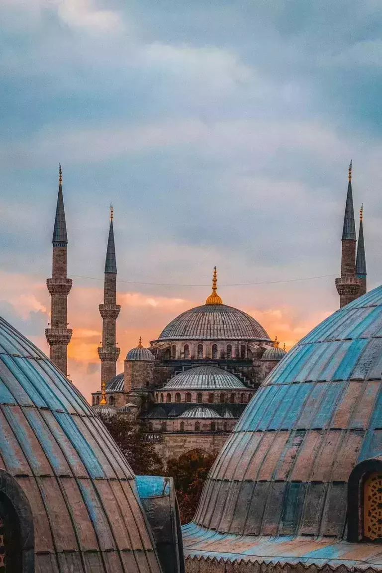 Ataşehir Belediyesi’ne operasyon: 5 şüpheli tutuklandı