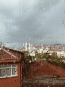İstanbul Hava Durumu 2 Ekim: Sağanak Yağış ve AKOM Fırtına Uyarısı