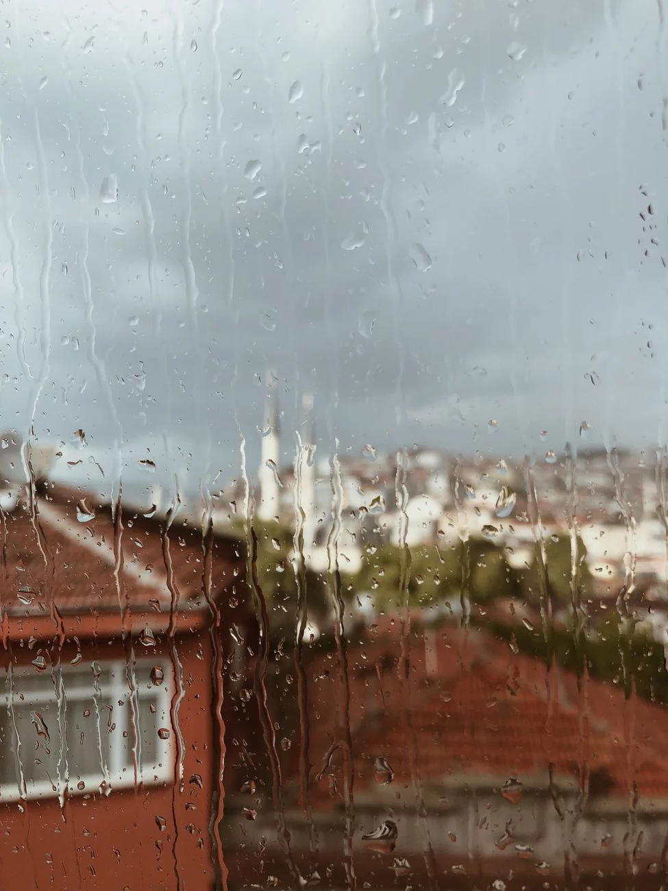 İstanbul Hava Durumu 2 Ekim: Sağanak Yağış ve AKOM Fırtına Uyarısı