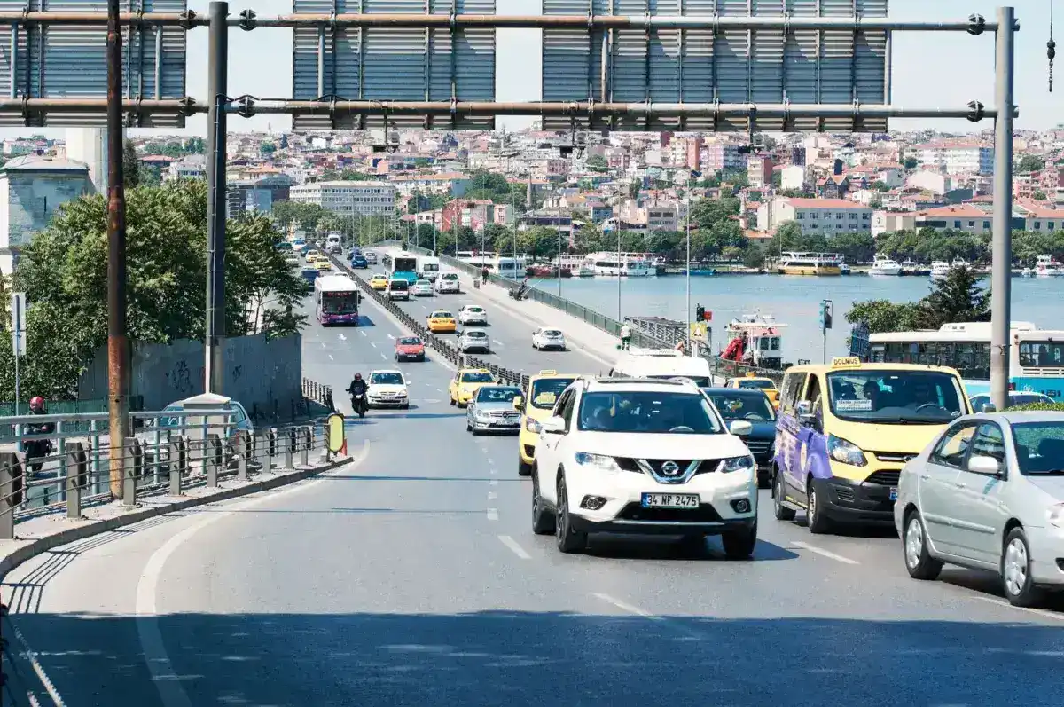 İstanbul'da 29 Ekim kutlamaları nedeniyle bazı yollar kapatıldı