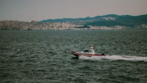 Pendik'te sel sularına kapılan 2 kişiyi arama çalışması başlatıldı